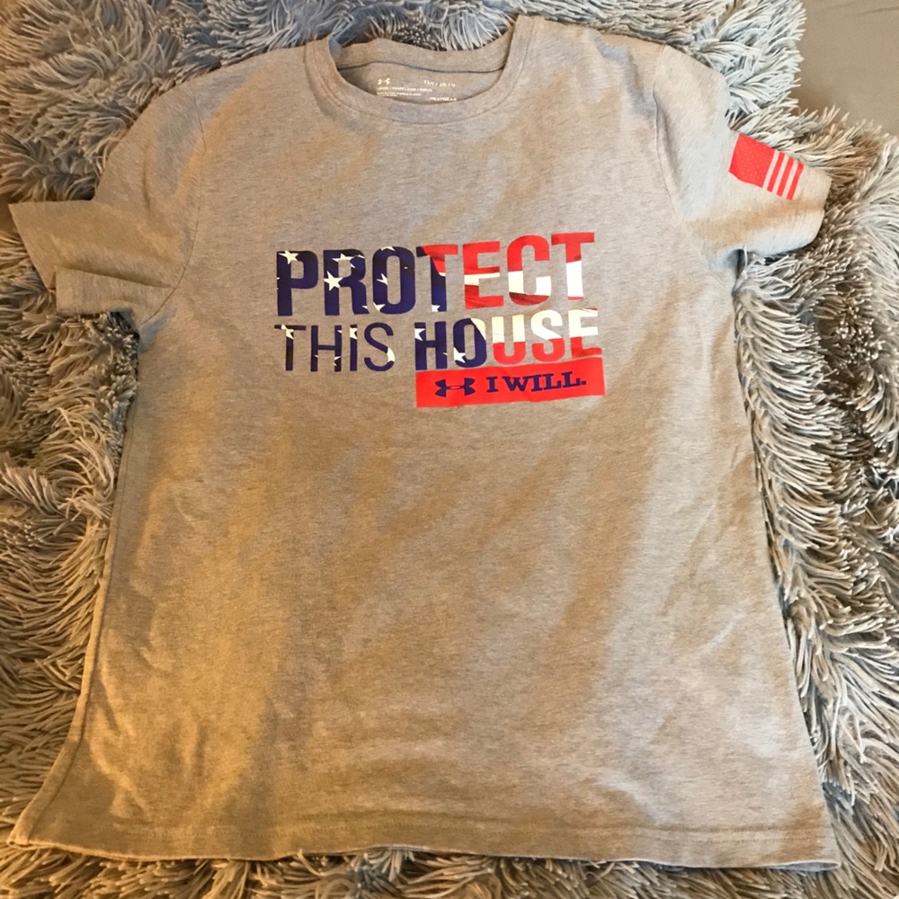 Under Armour YOUTH BOYS tshirt